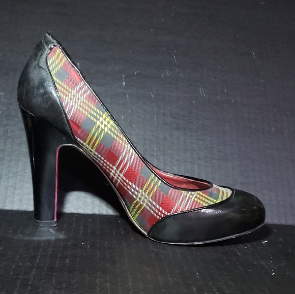 Betsey Johnson Plaid & Patent Pumps. Size 10. - Picture 2 of 9